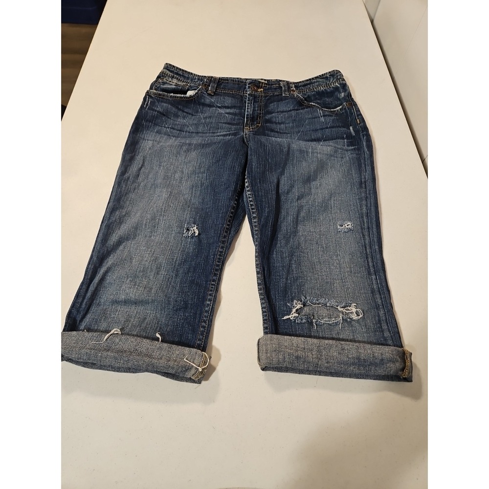 BKE Wendi Capri Jeans Womens Size 32 Stretch Denim Capri Pant Distressed (1447